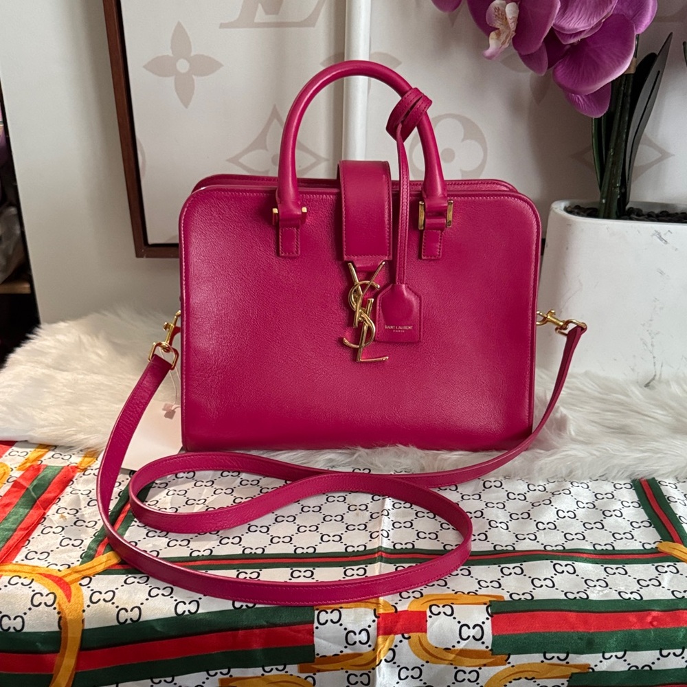 #032 Yves Saint Laurent Pink Leather Handbag